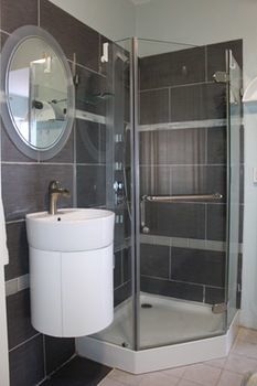 Apartment Lower Price, More Style, Discount Studio In San Juan,Pr, Beach, Free Bikes (Adults Only) *