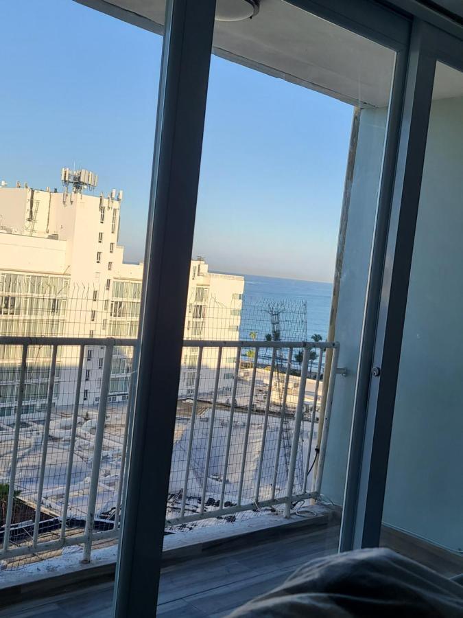 Apartment Beachfront Serenity: Remodeled With Views *