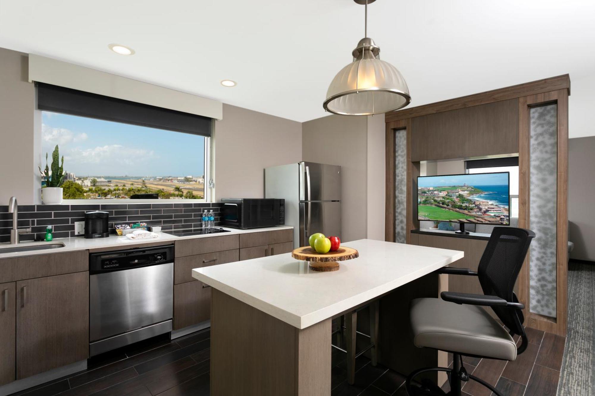 Hyatt House Hotel 3*