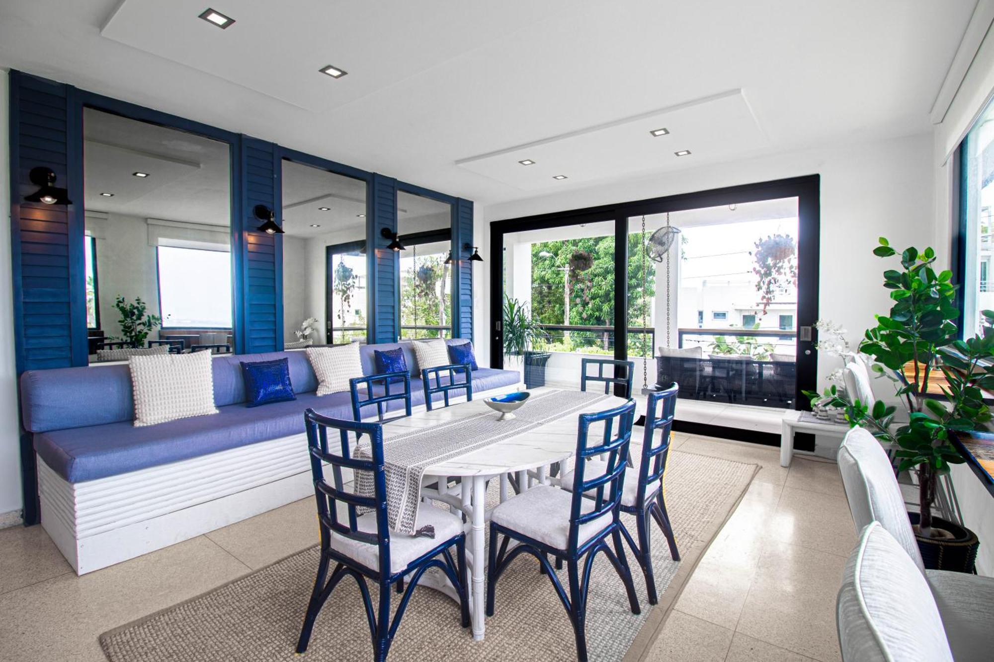 Azure Ocean Park's Seaside Luxe Retreat *