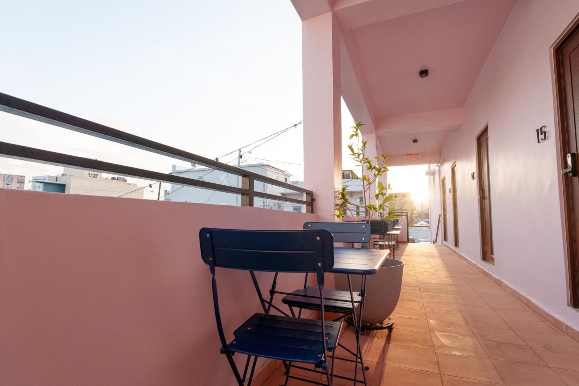 12 Sunlit Balcony Near Calle Cerra Hotel San Juan