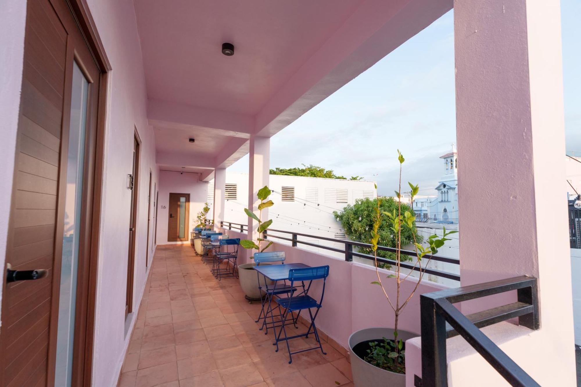 12 Sunlit Balcony Near Calle Cerra